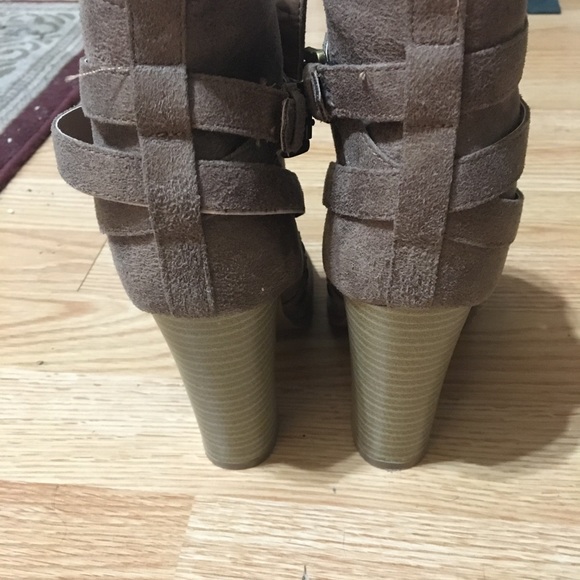 Booties for women size 7.5 M - Picture 7 of 7